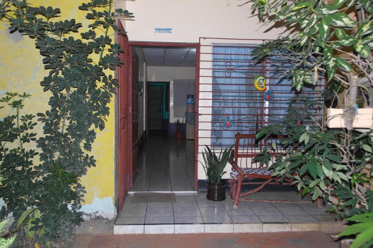 Hostal Nicaragua Guest House Managua Exterior photo